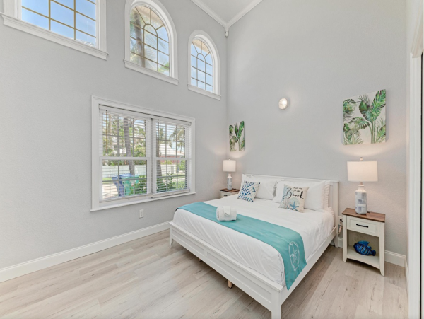 Holmes Beach Vacation Rental- Pool Villa Near Beach One Block Beach